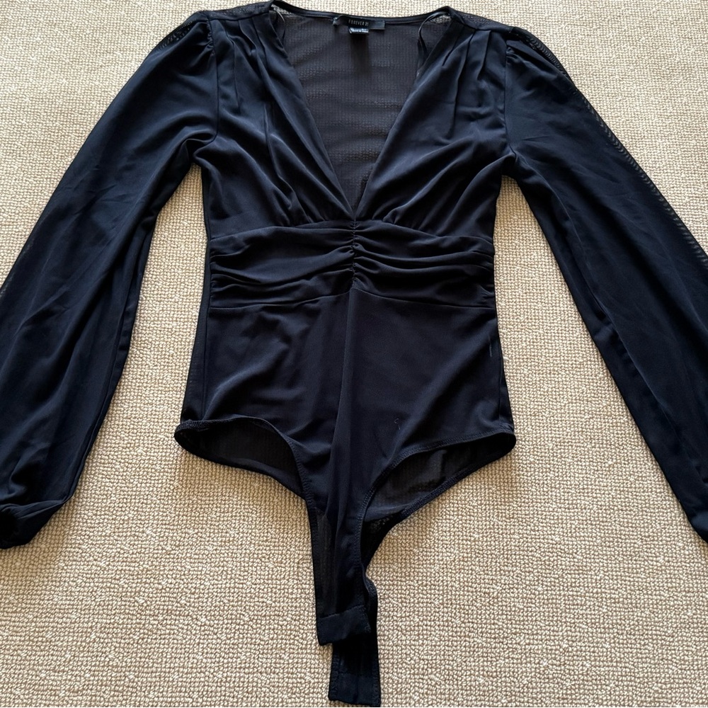 Forever 21 black ruched mesh sleeve bodysuit S